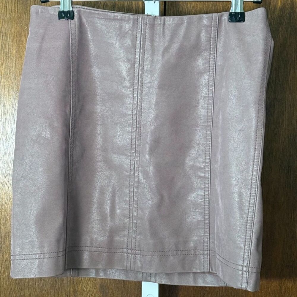 We The Free Faux Leather Skirt in Gray/Lavender Size 2 Zip Closure Lined